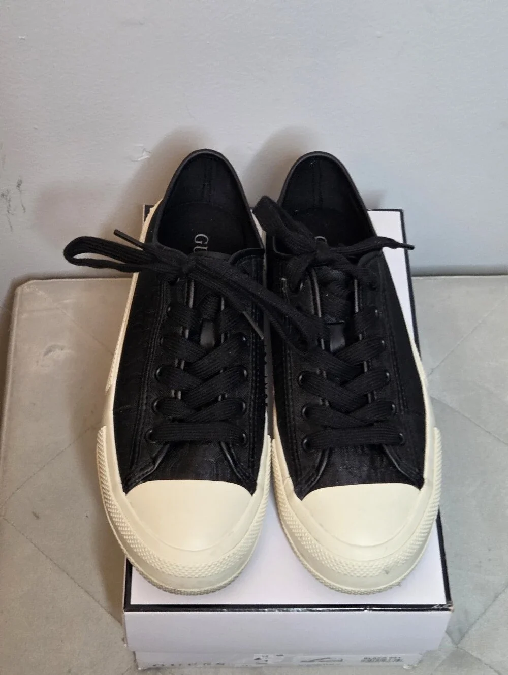 Guess Cary Women's Low-Top Canvas‎ Jacquard Sneakers with G monogram, Sz 7.5